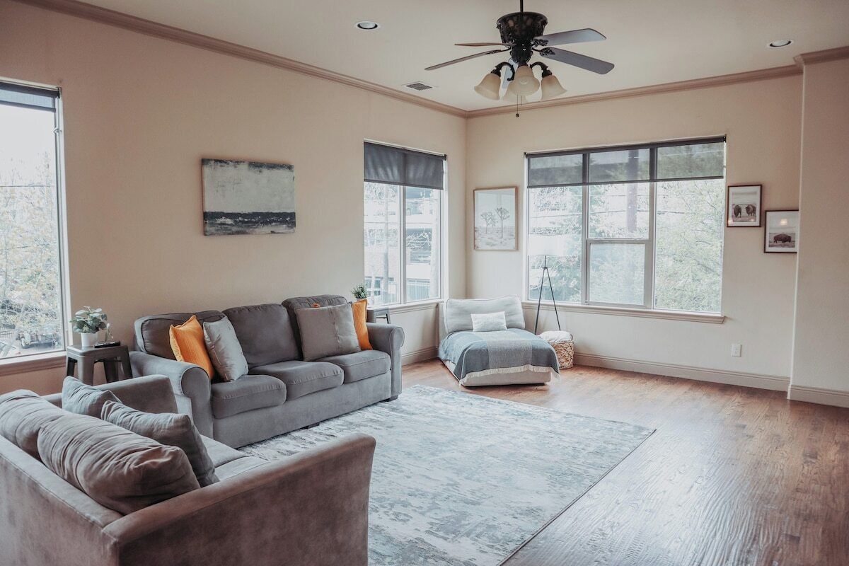Your Downtown Home|3BR|16PPL|Skyline Terrace View!