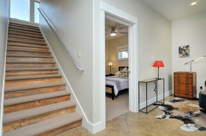 2 Schlafzimmer, Schreibtisch, Bügeleisen/Bügelbrett, WLAN