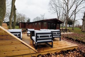 Outdoor dining - Cabin on 5 Acres with Stables, Firepit & Cinema (Sible Hedingham)