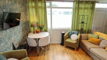 Cottage | Living area
