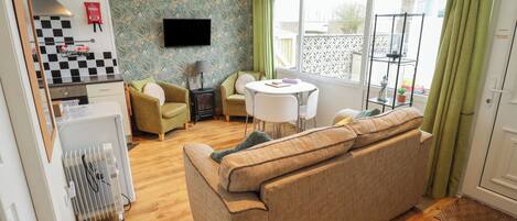 Cottage | Living area