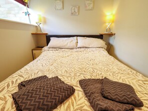 Cottage | 2 bedrooms, individually decorated, individually furnished - Seaside Retreat (Skegness)
