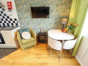 Cottage | Dining - Seaside Retreat (Skegness)