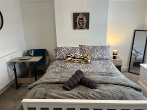 4 chambres, fer et planche Ă repasser, Wi-Fi, draps fournis
