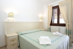 Classic Double or Twin Room | Premium bedding, memory foam beds, free minibar, desk
