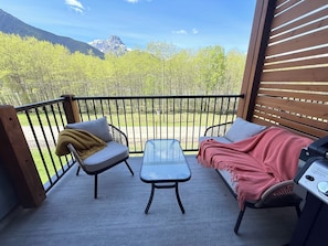 Property grounds - Couple's Hideaway with Private Patio (Dead Man's Flats)