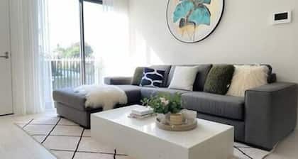 High-end Family Home, Netflix, Top Location