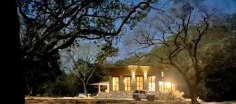 New Loft Barndo w/AC at Big Sky Stables near epic beaches, horses and pickleball