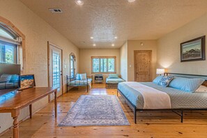 2 多间卧室、办公桌、熨斗/熨衣板、免费 WiFi