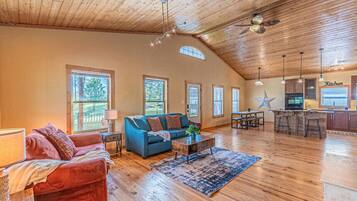 智能电视、办公室