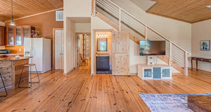 Rustic Elegance: Ponds, firepit