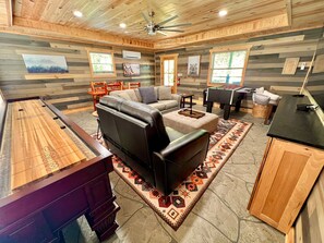 TV, DVD player, table football, stereo - Catons Chapel (3-Bedroom Cabin) by RedAwning (Sevierville)