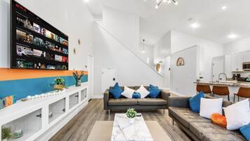 TV connectée, baby-foot, espaces bureaux