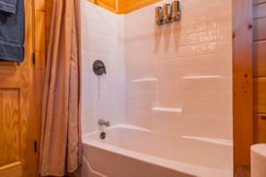 Hair dryer, towels - Cabin 3 at Widows Peak • Terlingua, Big Bend (Terlingua)