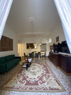 Interior - 3 bedroom apartment in rome (Roma)