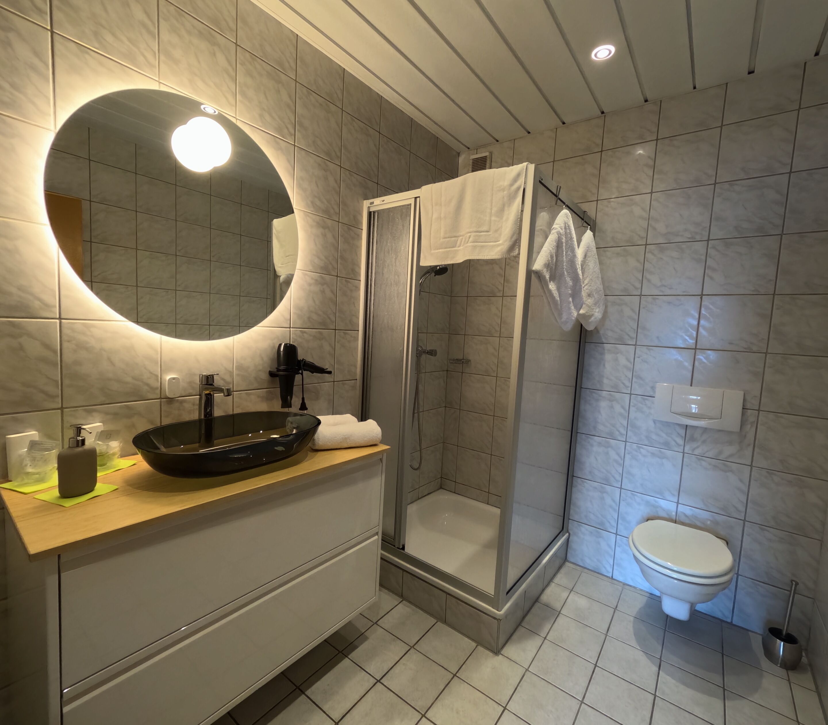 Doppelzimmer, eigenes Bad | Badezimmer