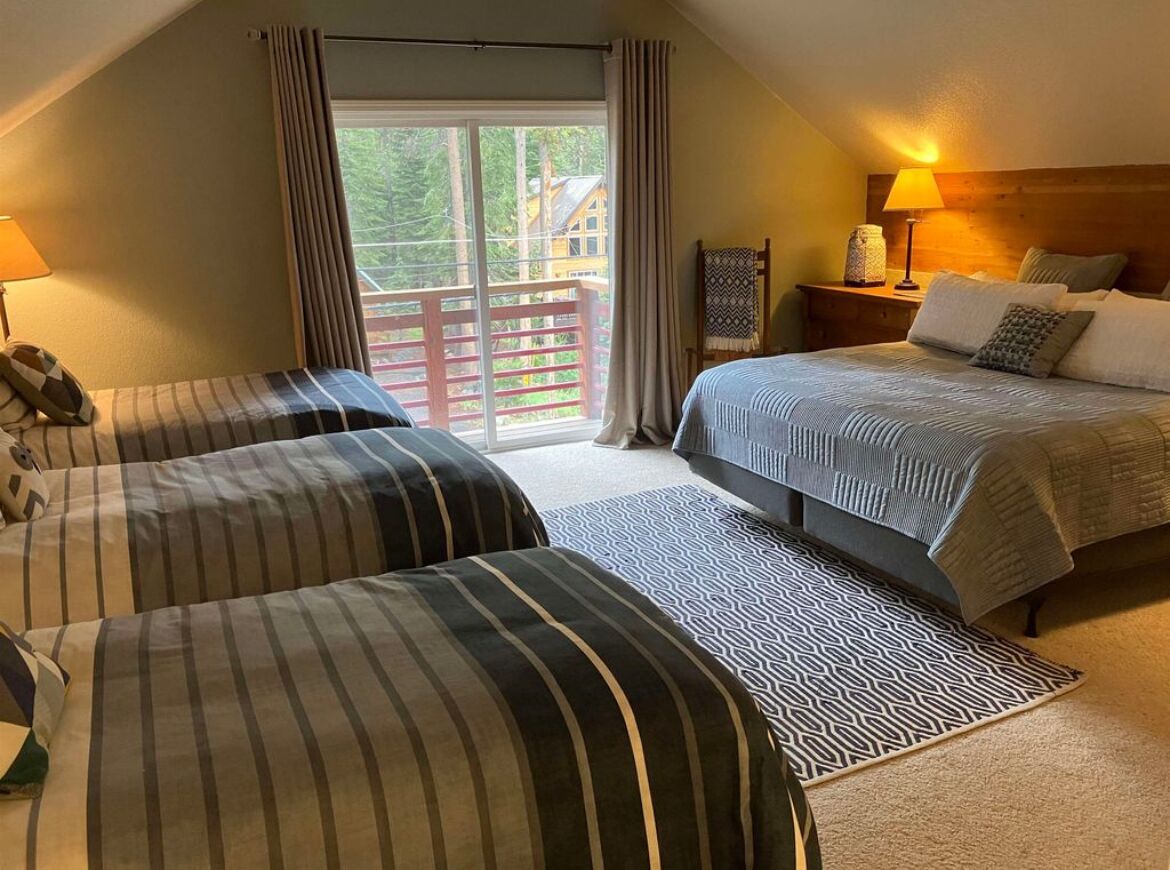 3 chambres, fer et planche à repasser, Wi-Fi, draps fournis