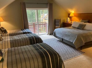 3 bedrooms, iron/ironing board, WiFi, bed sheets - Family/Pet-Friendly Home in Soda Springs near Sugar Bowl, Truckee (Soda Springs)