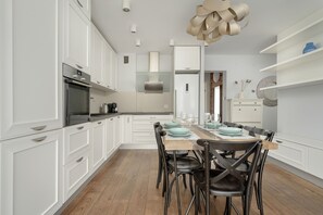 Kühlschrank, Ofen, Herdplatte, Geschirrspüler