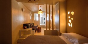 3 bedrooms, in-room safe, iron/ironing board, free WiFi