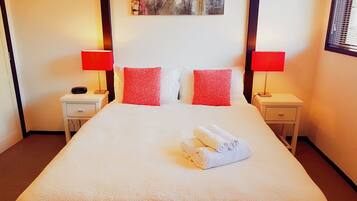 5 Schlafzimmer, Bügeleisen/Bügelbrett, WLAN, Bettwäsche