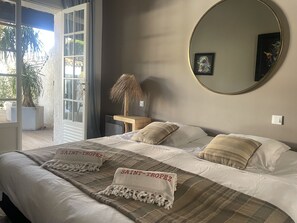 2 Schlafzimmer, Zimmersafe, Schreibtisch, Bügeleisen/Bügelbrett