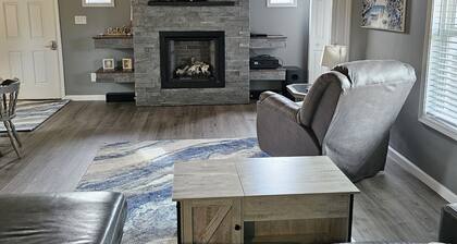 Very nice home minutes from the water in peaceful setting