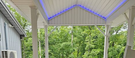 Banyera d'hidromassatge a l'aire lliure