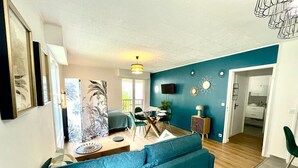 Living area - 35m2# Luxe#chateau#insead#bestodblo (Fontainebleau)