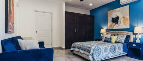 2 室のベッドルーム、デスク、WiFi (無料)、ベッドシーツ