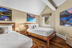 4 Schlafzimmer, Bügeleisen/Bügelbrett, Reisekinderbett, WLAN