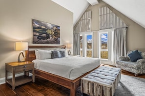 4 bedrooms, iron/ironing board, travel cot, WiFi