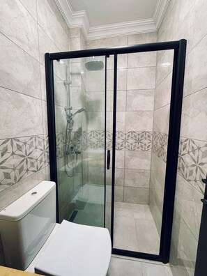 Chambre Triple Familiale | Salle de bain