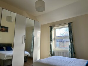 2 Schlafzimmer, Bügeleisen/Bügelbrett, kostenloses WLAN, Bettwäsche