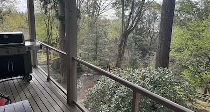 Enjoy all the comforts of home in a safe, wooded area of NE Seattle, close to UW