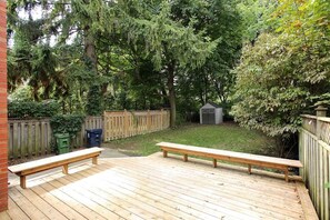 Terrace/patio - Cozy House,  cottage style in midtown Toronto. Great for Family. Pet friendly  (Toronto)