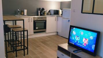 Micro-ondes, four, plaque de cuisson