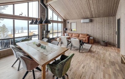 Pet friendly home in Gålå with kitchen