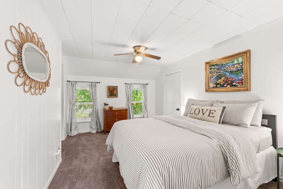 2 soverom, strykejern/-brett, reiseseng for barn og wi-fi (inkludert)