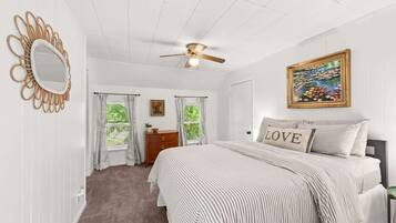 2 chambres, fer et planche à repasser, lit parapluie, Wi-Fi gratuit