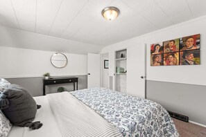 2 bedrooms, iron/ironing board, travel cot, free WiFi