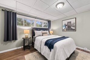 4 Schlafzimmer, Schreibtisch, Bügeleisen/Bügelbrett, kostenloses WLAN