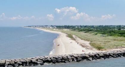 NEW LISTING!!! Pop's Coastal Cottage only a Block to the Sandy Bay Beach