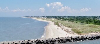 NEW LISTING!!! Pop's Coastal Cottage only a Block to the Sandy Bay Beach