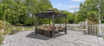 The Gathering House , large pool retreat for families, friends & pre-bridal fun