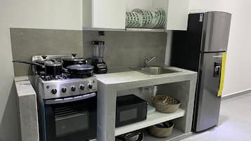 Fridge, microwave, oven, coffee/tea maker