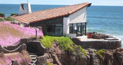 Condo for 5 at La Paloma Beach Resort. Access to all amenities. 24 hr security.