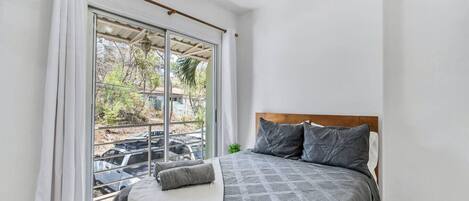 Fer et planche Ă repasser, Wi-Fi, literie fournie