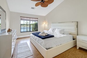 3 bedrooms, WiFi, bed sheets - Entire home in Naples, Florida (Naples)