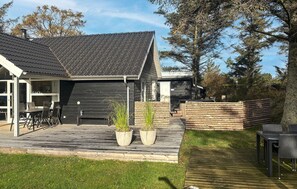 Outdoor dining - 3 bedroom amazing home in Vestervig (Vestervig)